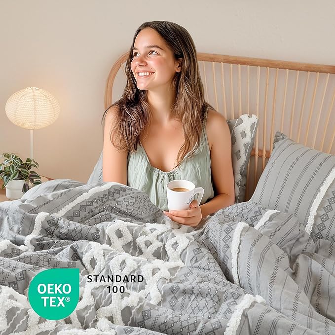 INK+IVY Comforter for Queen Size Bed, Chenille Tufted, Breathable Cotton Comforter Set Queen, All Season Modern Boho Comforter with Farmhouse Bedding Flare, 2 Matching Shams, Queen Gray 3 Piece