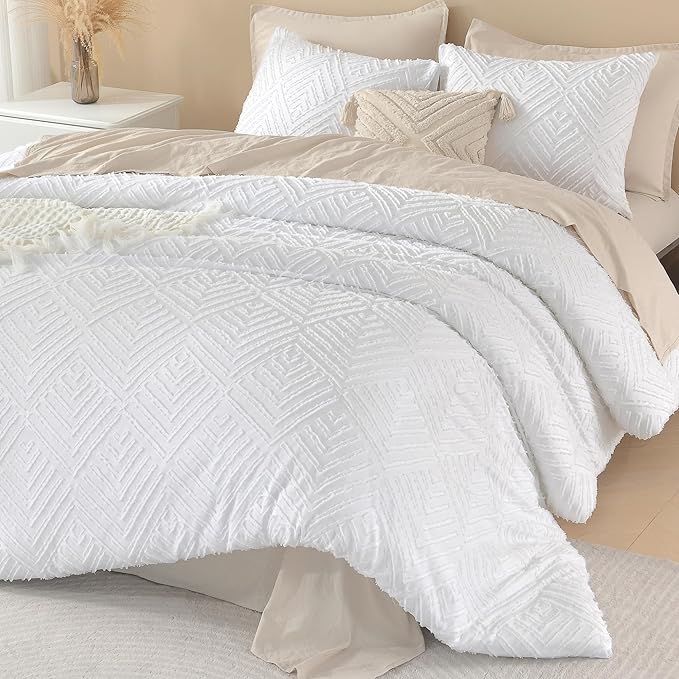 Litanika Oversized Queen Comforter White, 3 Pieces Tufted Boho Farmhouse Bedding Comforter Set, Lightweight Fluffy All Season Comforter Set (98x98In Comforter & 2 Pillowcases)