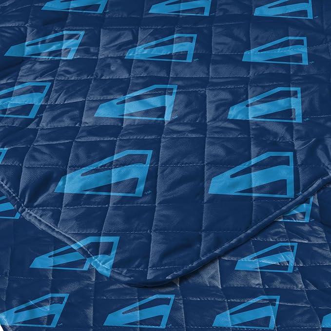 Northwest DC Comics Superman Above Metropolis Reversible Quilted Throw Blanket, Comfy Iconic Throw, Adults Boys Girls, Legendary Superhero Bedding for Bed, or Couch, 60 x 80 inches