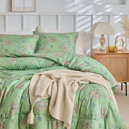VM VOUGEMARKET Girls Green Floral Full Comforter Set Boho Soft Microfiber Bedding Comforter Set 1 Green Flower Comforter and 2 Pillowcases Chic Vintage Garden Botanical Comforter Set 80"x90"