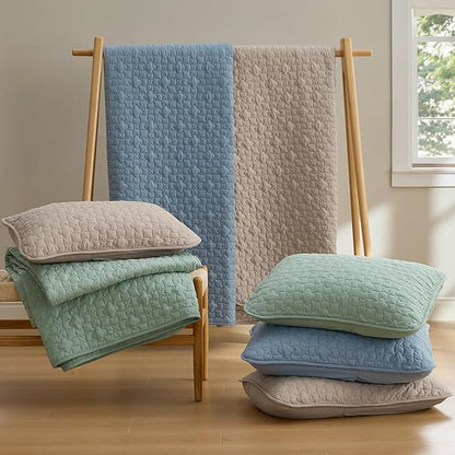 Bedsure Quilts King Size - Lightweight Bedspreads King Size with Lucky Star Quilting, Soft Quilt Bedding Set, Sage Green Comforter Set Coverlet for All Seasons with 2 Pillow Shams (106" x 96") | Skin-Friendly Soft, All-Season Comfort, Breathable, Light...