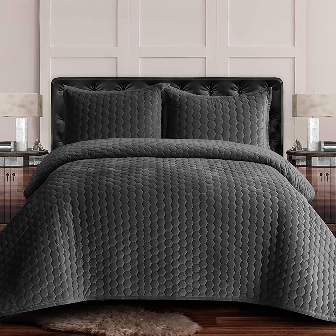 Tribeca Living Lugano Oversized Velvet Quilt Set - All Season, Extra Large, 2 Piece Twin Size Comforter Set with 1 Pillow Sham in Smoke Grey Honeycomb Pattern 260GSM