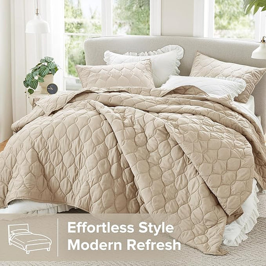 Comfort Spaces King Quilt Set Modern Reversible Ogee Coverlet King Bedding Set Cozy Quilted Winter Layer, All Season Lightweight Soft King Size Quilt, Kienna, Cal King Beige 3 Piece