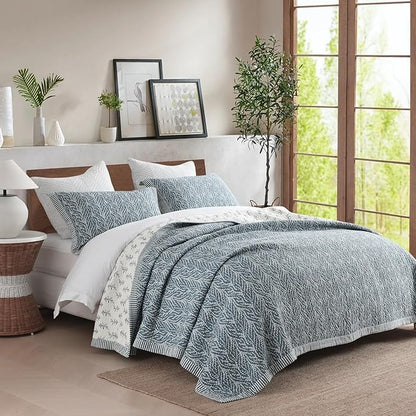 SahSahCasa Quilt Set King Size, 100% Cotton Quilt Bedding Set Bedspread, Botanical Pattern Solid Color Chic Lightweight Quilted Comforter for King Bed, White/Grayish-Blue, All Season, 3 Pieces