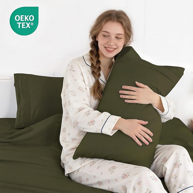 ROSE&RISY Dark Green Sheets Queen Sheet Set, Pre-Washed Cotton-Like Brushed Microfiber, 4 Pcs Super Soft Breathable Cooling Bed Sets,Includes 1 Fitted, 1 Flat, 2 Pillowcases (Dark Green, Queen)