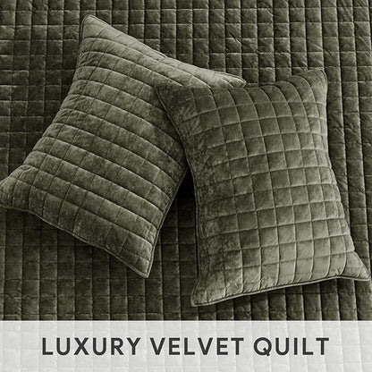 RECYCO Luxury Velvet Quilt Set King Size, Lightweight Velvet Comforter Set, Oversized Bedspread Coverlet Quilted Bedding Set, with 2 Matching Pillow Shams, for All Season, Olive Green