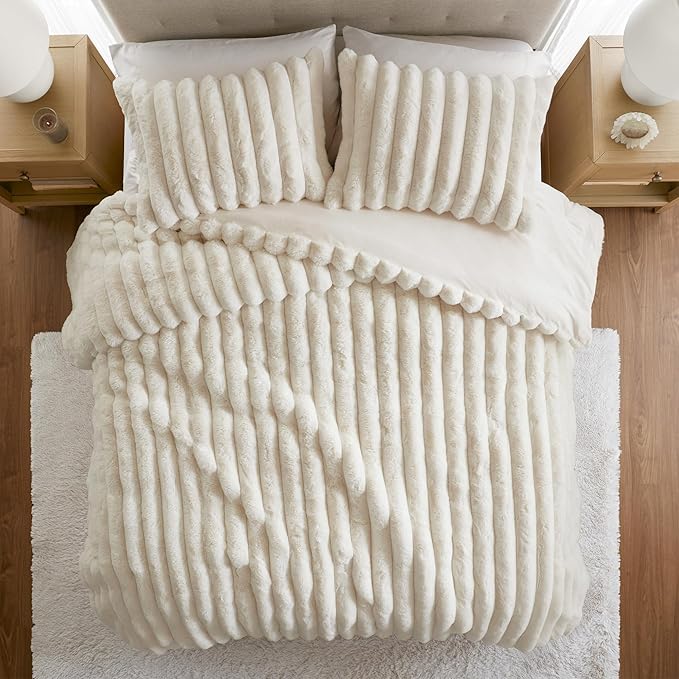 Madison Park Jasmine Queen Comforter Set, Luxurious Reversible Faux Fur Plush Ribbed Velvet Bedding, Fuzzy Thick Warm Winter Comforter, Super Soft Fluffy 3-Piece Set Ivory