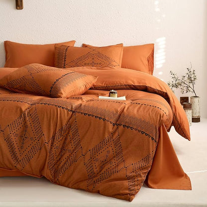 Wake In Cloud - Boho Comforter Set, Farmhouse Bohemian Western Aztec Neutral Aesthetic, Soft Lightweight Bedding, 3 Pieces, Burnt Orange, King Size