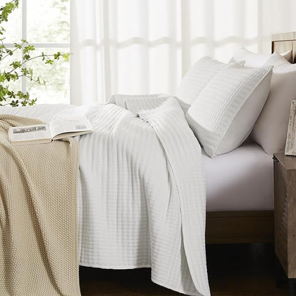 WRENSONGE White California/Oversized King Size Quilt Bedding Set with 2 Pillow Shams -3 Pieces Lightweight Soft Bedspreads Coverlet for All Season
