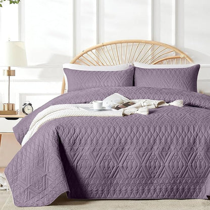 akkialla Full/Queen Quilt Set, Grayish Purple Lightweight Microfiber Bedspread Coverlet, Boho Geometric Pattern, Soft All-Season Bedding, 3-Piece (1 Quilt, 2 Pillow Shams) | Breathable fabric, Modern style