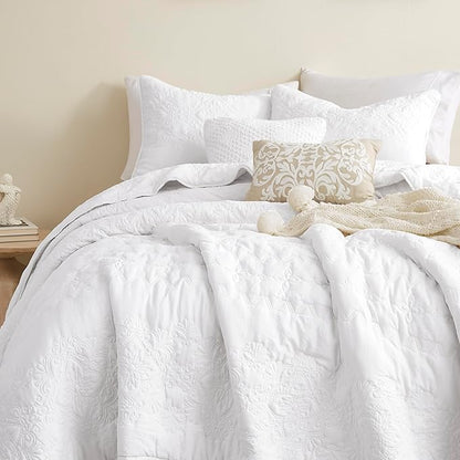 B2EVER Boho White Quilt Queen Size Bedding Sets with Pillow Sham, Bohemian Lightweight Soft Bedspread Coverlet, Farmhouse Floral Vintage Thin Comforter Bed Cover for All Season, 3 Pieces, 90x90 inches