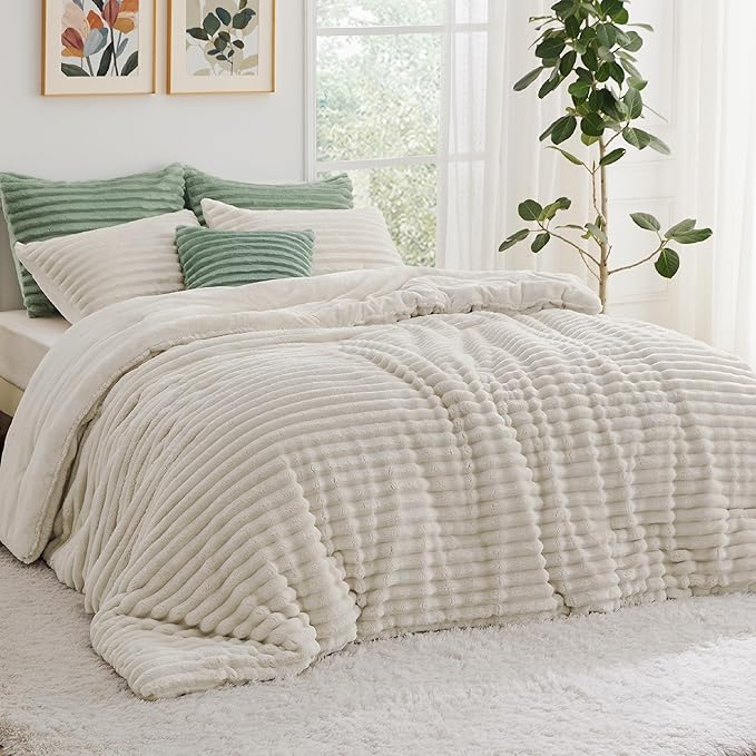 Bedsure Twin/Twin XL Size Comforter - GentleSoft™ 2 Pieces Double-Side Fleece Fluffy Linen Comforter Set, Cozy Striped Room Decor Aesthetic Luxury Twin Bedding Sets, 1 Pillowcase, 68x88 Inches