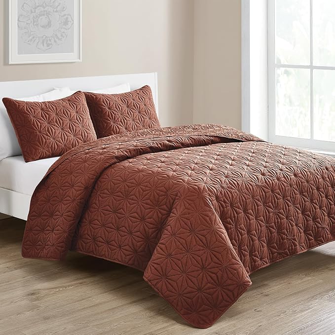 VCNY Home Orange Quilt Set for Queen Bed, 3-Piece Bedspread Coverlet and Shams, Soft Bedding Comforter Alternative for All Seasons (Kaleidoscope, Full/Queen)