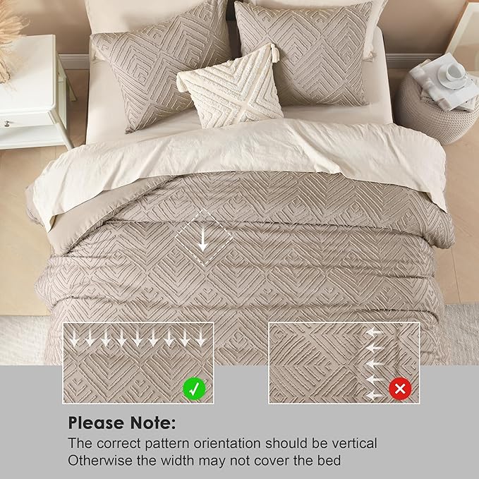 Litanika Oversized King Comforter Set Light Coffee, 3 Pieces Tufted Boho Farmhouse Bedding Comforter Set, Lightweight Fluffy All Season Comforter Set (120x98In Comforter & 2 Pillowcases)