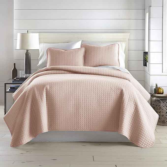 Southshore Fine Living, Inc. Full/Queen Quilt Set, Stitched Full Size with 2 Matching Pillow Shams, Lightweight Quilt Coverlet, Easy Care Machine Washable Queen Size Quilt Bedspread, Blush