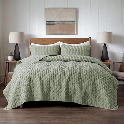 WDCOZY Sage Green Quilt King Size Bedding Sets with Pillow Shams, Lightweight Soft Bedspread Coverlet, Quilted Blanket Thin Comforter Bed Cover, All Season Spring Summer, 3 Pieces, 104x90 inches