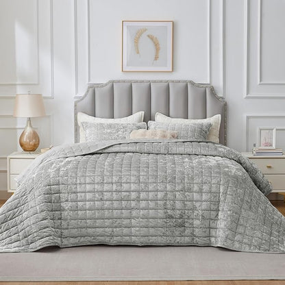 BEDELITE Velvet Quilt Set King Size - Luxury Velvet Comforter Bedding Set 3 Pieces, Lightweight Soft Cozy Shiny Light Grey Oversized Bedspread Coverlet for All Seasons with 2 Pillow Shams