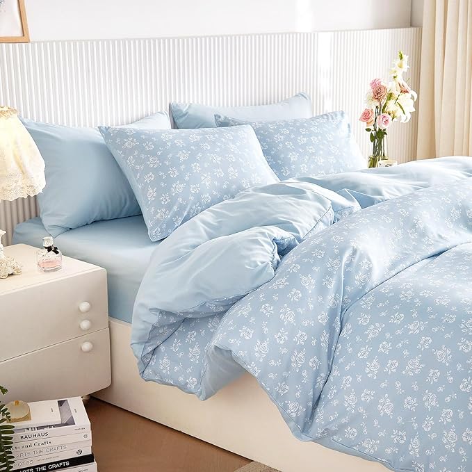 Wake In Cloud - Coquette Duvet Cover Set, Floral Cottagecore Flower Shabby Chic Cute Aesthetic, Soft Lightweight Bedding for Women Teen Girls, 3-Piece, Light Blue, Full Size