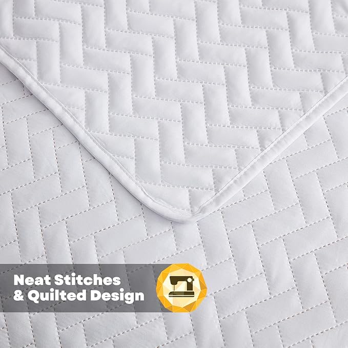 Maple&Stone White Quilt Set King Size, Lightweight Bedspread Ultrasonic Chevron Pattern Light Coverlet for All Season Comforter Bedding Decor - 3 Piece King Bed Cover Sets
