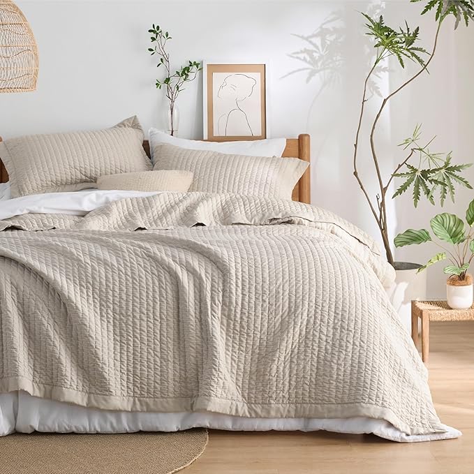 Bedsure Quilts Queen Size - Queen Quilt Bedding Set Bedspread Coverlet for Farmhouse Bedroom Decor, Lightweight Bedspread, 3-Piece Set with 90"x96" Coverlet & 2 Pillow Shams, All-Season Soft Comforter