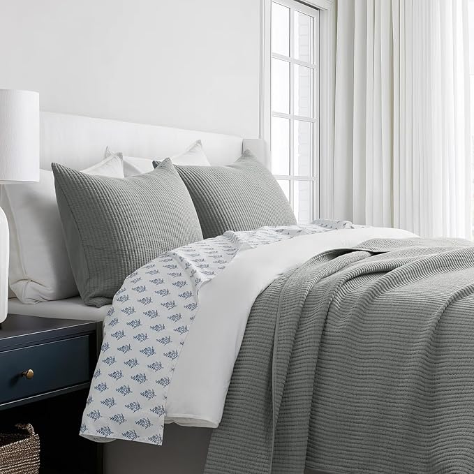 EVERGRACEHOME Cotton Coverlet Set Full Queen Size 3 Pieces, Lightweight Soft Ribbed Matelassé Bedspread Quilt Set, Cozy Oversized Quilted Bedding Set with 2 Pillow Shams for All Seasons, Fog Gray