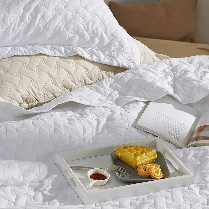 Bedsure Oversized King Quilts - Lightweight Bedspreads Oversized King Size with Basket Weave Pattern, Soft Quilt Bedding Set, White Comforter Set Coverlet with 2 Pillow Shams (120" x 120") | Skin-Friendly Soft, All-Season Comfort, Breathable, Lightweig...