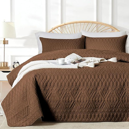 akkialla Full/Queen Size Quilt Bedding Set,Brown Lightweight Microfiber Soft Bedspread,Modern Style Geoetric Pattern Coverlet Set for All Seasons,3 Piece(1 Quilt,2 Pillow Shams) | Breathable fabric, Easy to clean