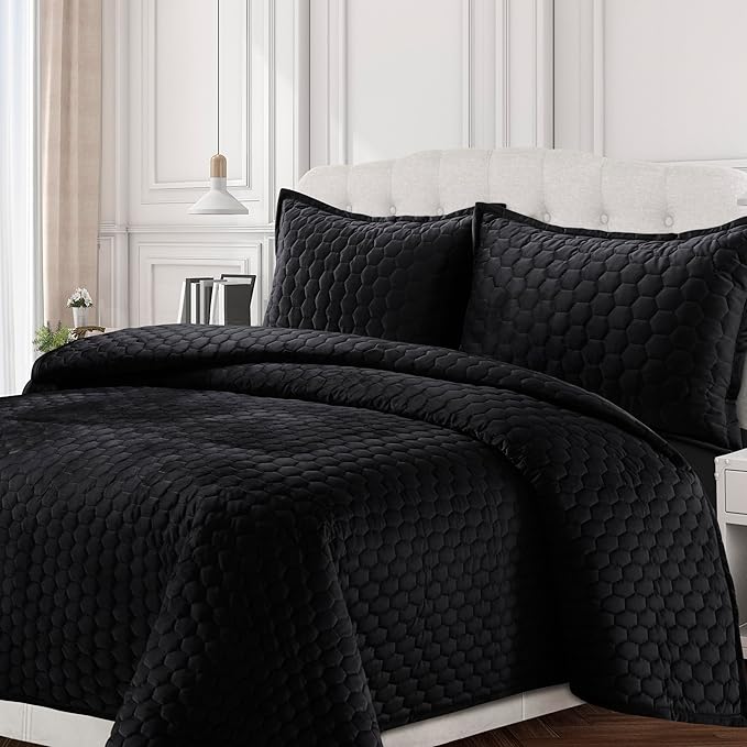 Tribeca Living Lugano Oversized Velvet Quilt Set - All Season, Extra Large, 3 Piece Queen Size Comforter Set with 2 Pillow Shams in Black Honeycomb Pattern 260GSM