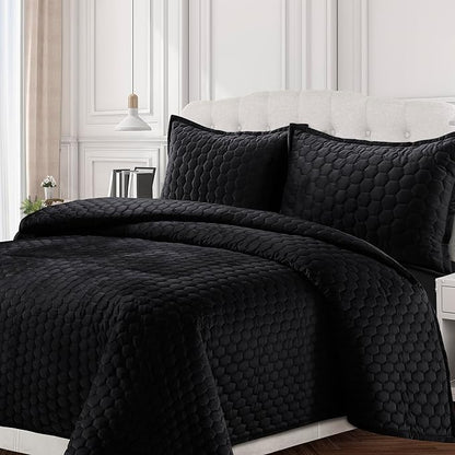 Tribeca Living Lugano Oversized Velvet Quilt Set - All Season, Extra Large, 3 Piece Queen Size Comforter Set with 2 Pillow Shams in Black Honeycomb Pattern 260GSM