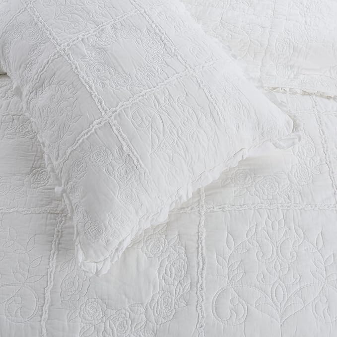 DURLENGEN White Rose Patchwork 100% Cotton King Quilt 3Pcs,White Patchwork with Rose Pattern,Luxury Lightweight Cotton Coverlet Sets for All Season(King 106x96,White Rose Patchwork)