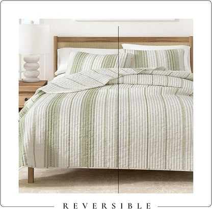 Great Bay Home Striped Quilt Set - 3-Piece King/California King Size Farmhouse Bedding Set - Lightweight, All-Season, Reversible Bedspread (White/Green)