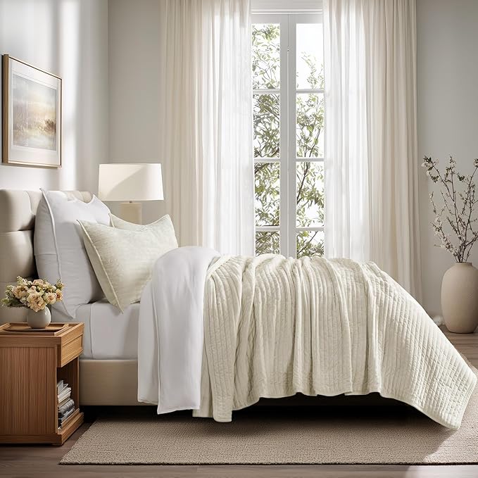 EVERGRACE Velvet Quilt Set King Size, Luxurious Soft Striped Channel Bedding Set, Lightweight Velvet Comforter for All Season, Oversized Bedspread Coverlet with 2 Matching Shams, Beige