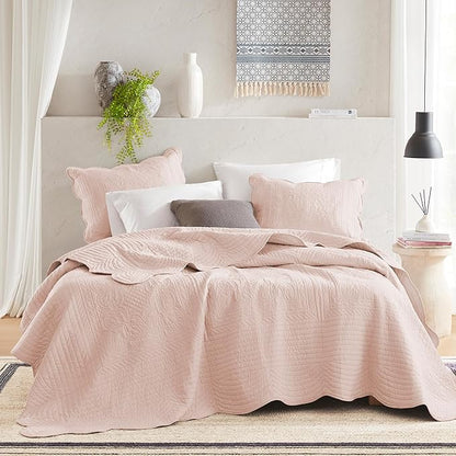 Madison Park Queen Quilt Set Damask Coverlet Set for Queen Size Bed, Cottage Oversized Quilt Set, Scallop Edge, All Season, Pre-washed Cotton-Filled Queen Size Quilt, Tuscany, Full/Queen Blush 3 Piece