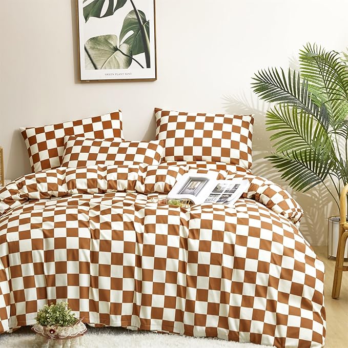 CLOTHKNOW Brown Plaid California King Comforter Set 3Pcs Grid Bedding Comforter Sets Soft Checker Caramel Comforter with 2 x Pillow Cases