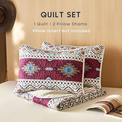 Wake In Cloud - Western Quilt Set, Southwestern Aztec Country Style with Rustic Ranch Vibe, Reversible Lightweight Bedspread Coverlet, 3 Pieces, Beige Burgundy, Queen/Full Size