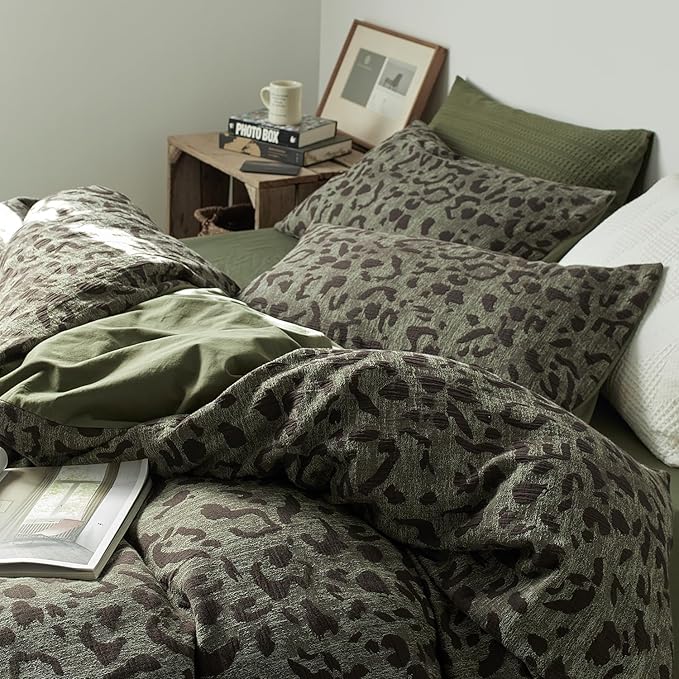 mixinni Leopard Duvet Cover Full Size, Premium Yarn-Dyed Jacquard Cotton Duvet Cover with Green Leopard Print, Farmhouse Bedding Set with 2 Pillowcases Perfect for Him and Her-(Full Size, Green)