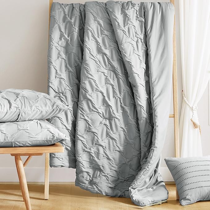 Comfort Spaces Twin/Twin XL Comforter Set for College Ogee Ruched Crinkle Texture Breathable Comforter Set Twin Dorm All Season Lightweight Bedding Set Shabby Chic Décor Pilow Grey 3 Piece