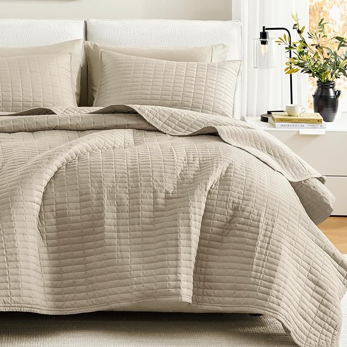 Comfort Spaces Queen Quilt Set Modern Reversible Plaid Coverlet Queen Bedding Set Cozy Quilted Winter Layer, All Season Lightweight Soft Queen Size Quilt, Kienna, Full/Queen Beige 3 Piece