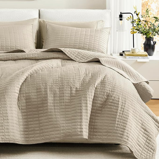 Comfort Spaces King Quilt Set Modern Reversible Plaid Coverlet King Bedding Set Cozy Quilted Winter Layer, All Season Lightweight Soft King Size Quilt, Kienna, Cal King Beige 3 Piece