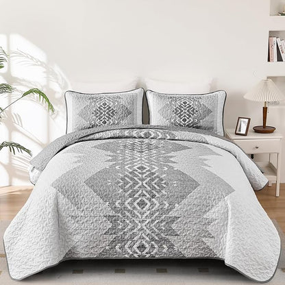 Boho Quilt Set King Size 3 Pieces Grey Aztec King Quilt Set Bohemian Bedspread Coverlet Set Soft Microfiber Lightweight Bedding Set with 2 pillowcases Gray Quilt Set for All Season 90"x103"