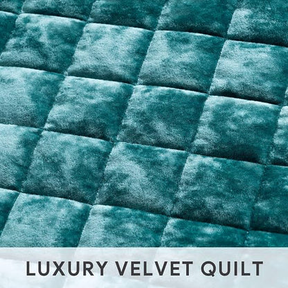RECYCO Luxury Velvet Quilt Set Full Queen Size, Lightweight Velvet Comforter Set, Oversized Bedspread Coverlet Quilted Bedding Set, with 2 Matching Pillow Shams, for All Season, Teal