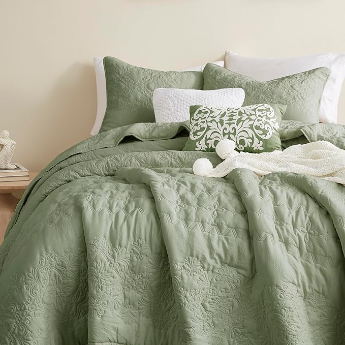Boho Sage Green Quilt Twin Size Bedding Sets with Pillow Sham, Bohemian Lightweight Soft Bedspread Coverlet, Farmhouse Floral Vintage Thin Comforter Bed Cover All Season, 2 Pieces, 68x90 inches