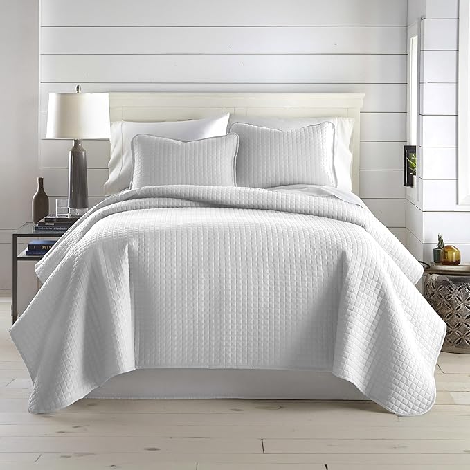 Southshore Fine Living, Inc. Twin XL Comforter Quilt Bedding Set, Dorm Room Bedding Essentials, Stain Resistant, Machine Washable Bedspread, XL/Twin Grey Quilt Bed Spread with Pillow Sham, Light Grey