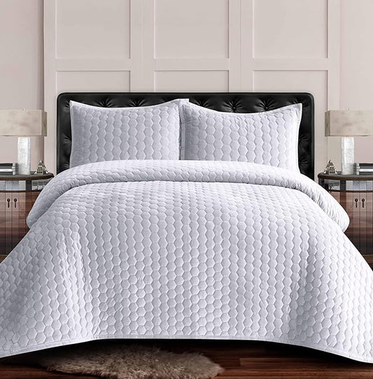 Tribeca Living Lugano Oversized Velvet Quilt Set - All Season, Extra Large, 2 Piece Twin Size Comforter Set with 1 Pillow Sham in White Honeycomb Pattern 260GSM