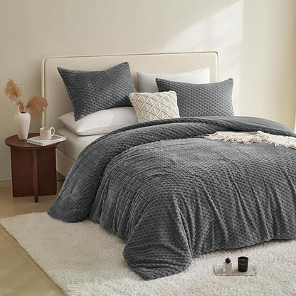Petrichor Fluffy Twin Comforter Set - Ultra-Soft Gray Flannel Thick Comforter for Queen Bed, Luxury Warm Bedding Set for Winter & Fall, Cozy Fuzzy Bed Set 2 Pieces (1 Comforter & 1 Pillowcase)