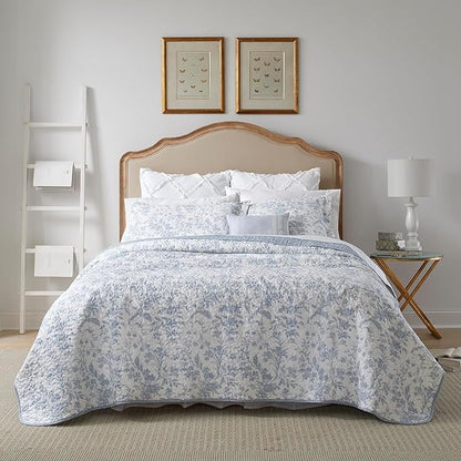 Laura Ashley - King Quilt Set, Soft Cotton Bedding with Reversible Design, Medium Weight for Year Round Use, 3 Piece Bed Set with Matching Pillowcases (Amberley Blue)