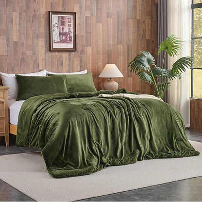 Wajade Queen Size Comforter Set- 3 Pieces Dark Green Bed in A Bag for All Seasons Bedding Set with 1 Comforters and 2 Pillowcases