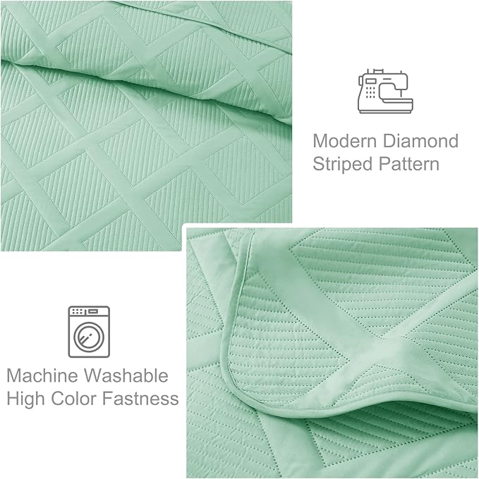 Exclusivo Mezcla Oversized King Quilt Set- Light Green Cal King Quilts Bedding Set with 2 Pillow Shams, Modern Bedspread with Striped Pattern, Soft Lightweight Bedspreads Coverlets for All Seasons