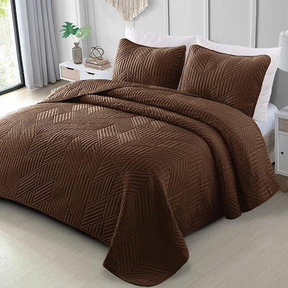 Exclusivo Mezcla Ultrasonic Twin Quilt Bedding Set, Lightweight Brown Bedspreads Soft Modern Geometric Coverlet Set for All Seasons (1 Quilt and 1 Pillow Sham)