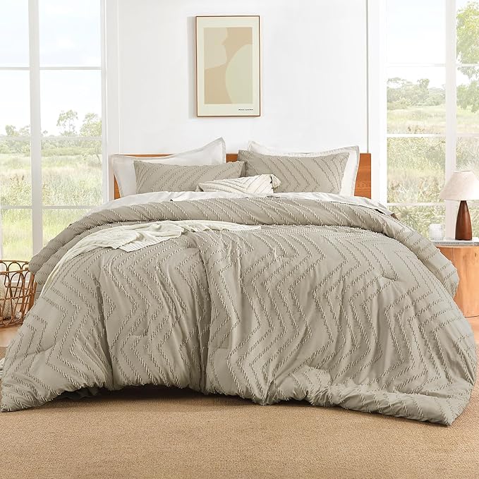 Litanika Oatmeal Queen Size Comforter Sets, 3 Pieces Lightweight Chevron Tufted Bedding Comforter Set, Fluffy Down Alternative Comforter Bed Set Gift Choice (90x90In Comforter and 2 Pillowcases)